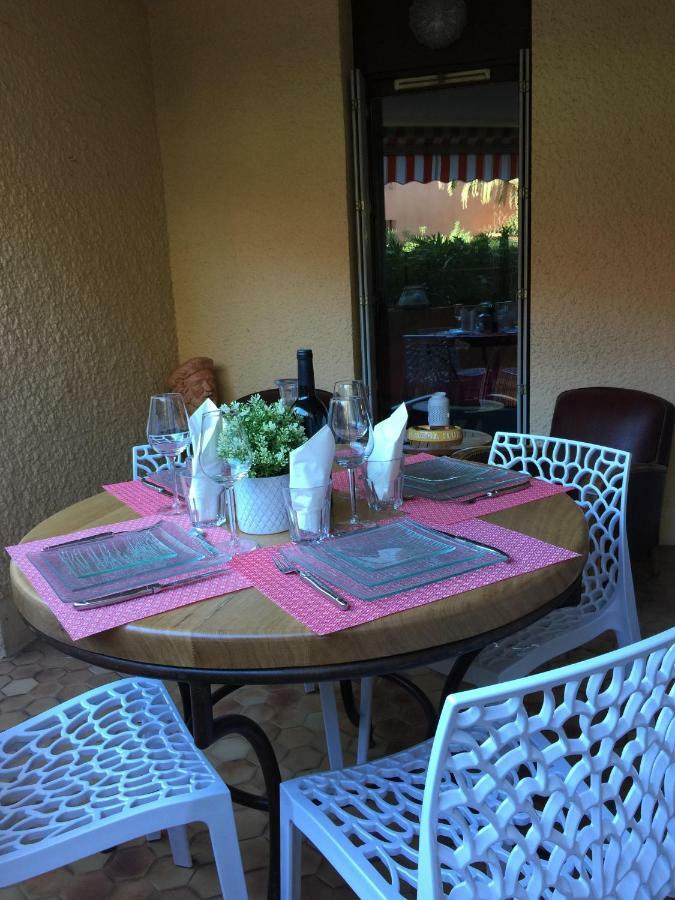 Les Orangers Appartement Saint-Raphaël Buitenkant foto